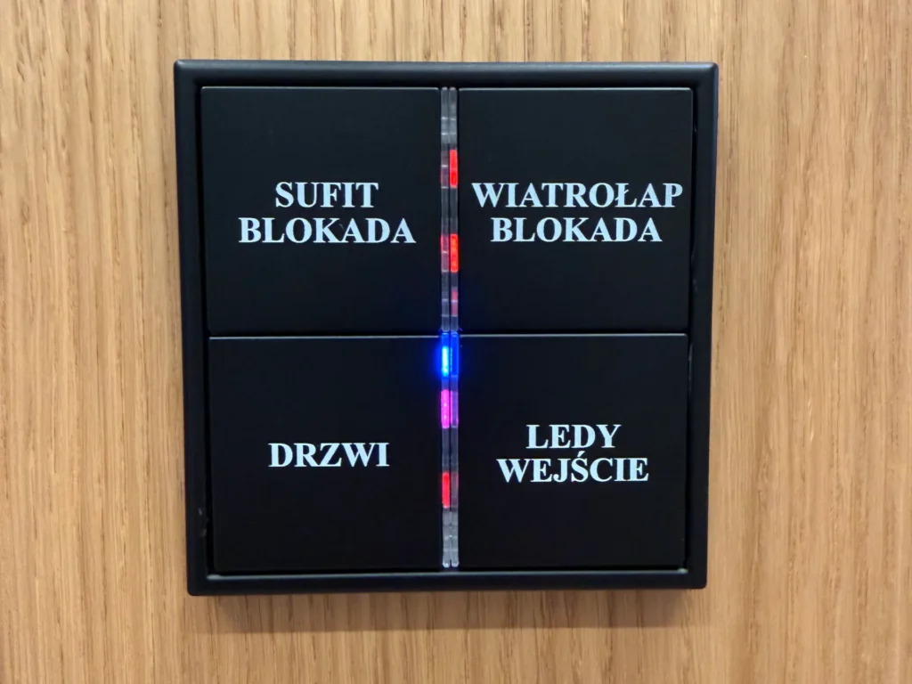Panel sterujący KNX Jung do sterowania drzwiami elektrycznymi oraz oświetleniem – Bytom