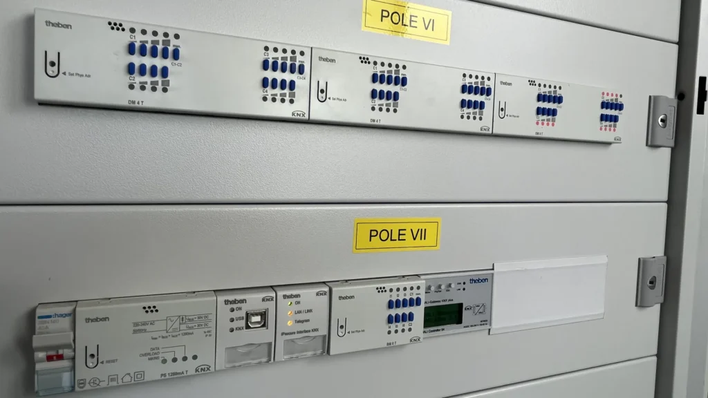 Moduły KNX Theben i elementy sterowania automatyki Smart Home