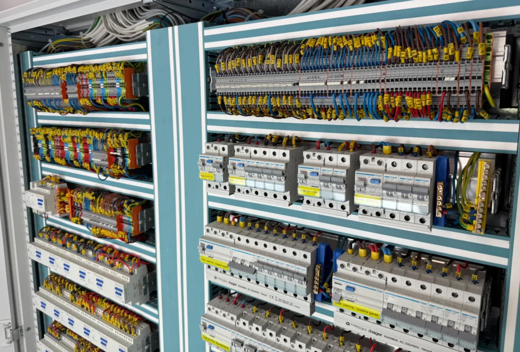 Rozdzielnica elektryczna z automatyką inteligentnego domu